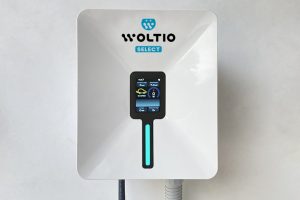 Qué diferencia realmente a un cargador inteligente frente a uno básico